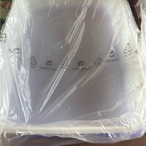 Freezer Mate Tupperware - Picture 1 of 6